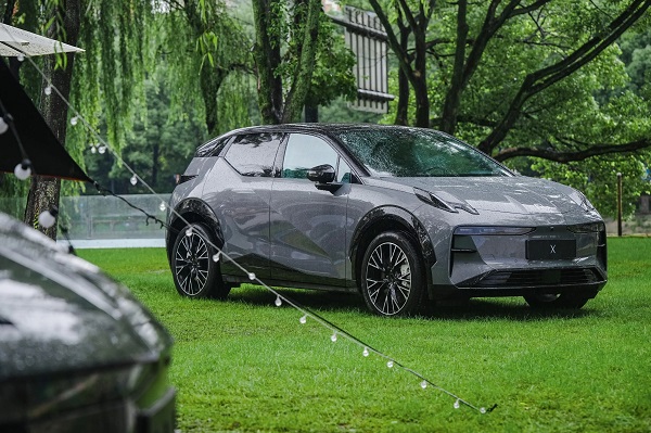 ZEEKR X urban SUV