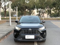 Тойота RAV4 2023 года, версия 2.0, бесступенчатая коробка передач, двухколесный прив